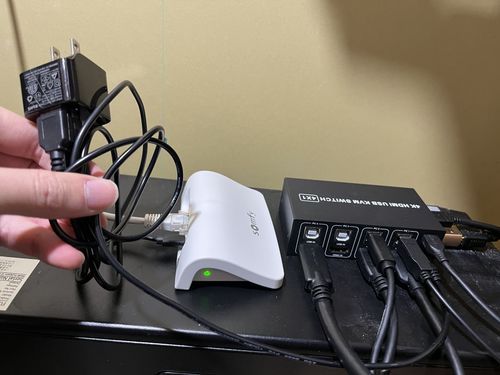 (Connexoon RTS)←USB Micro B───USB A→(ACアダプタ(電源未接続))←USB A───DC→(KVMスイッチ)←USB B───USB A→(PC)